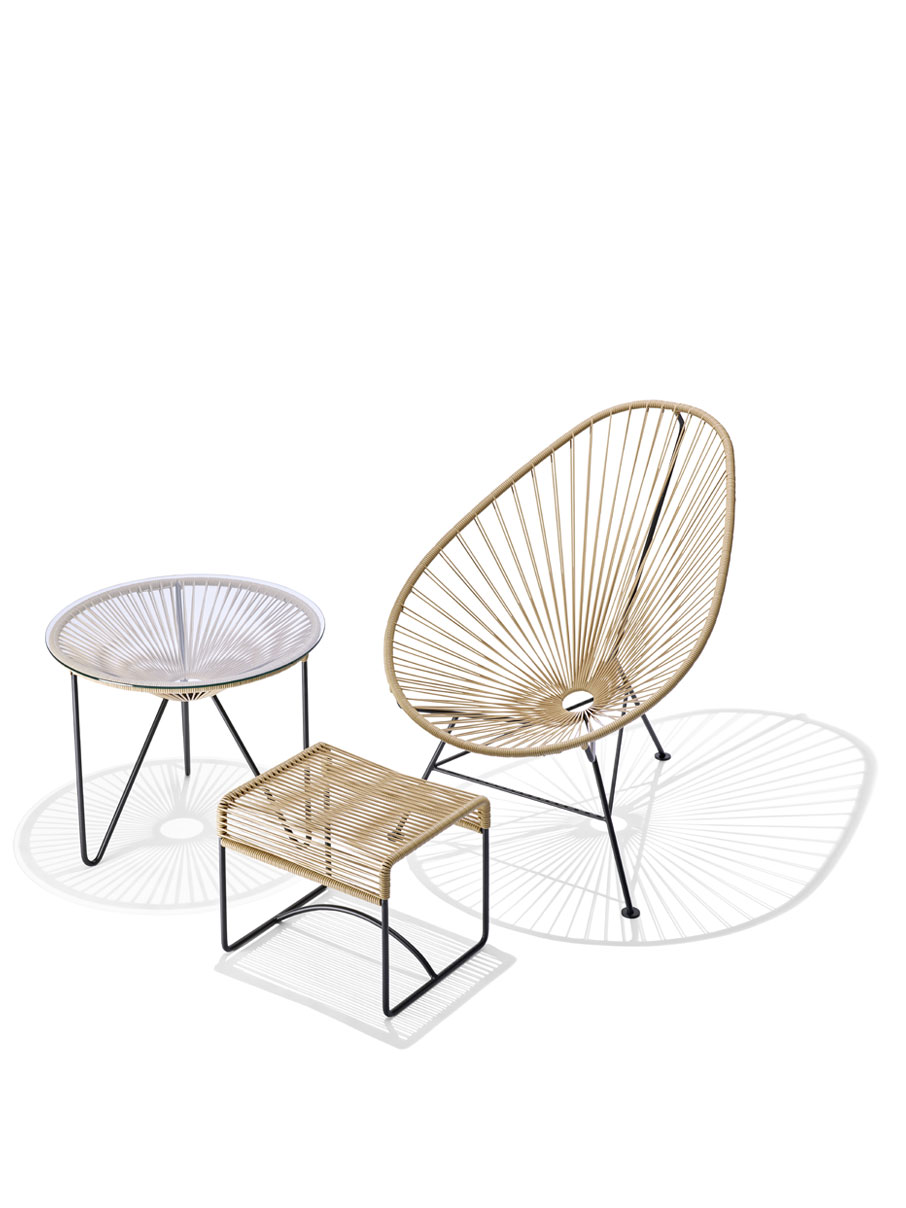 Acapulco-Chair-Hocker Original Acapulco Chair in der Farbe beige mit Beistelltisch und Hocker