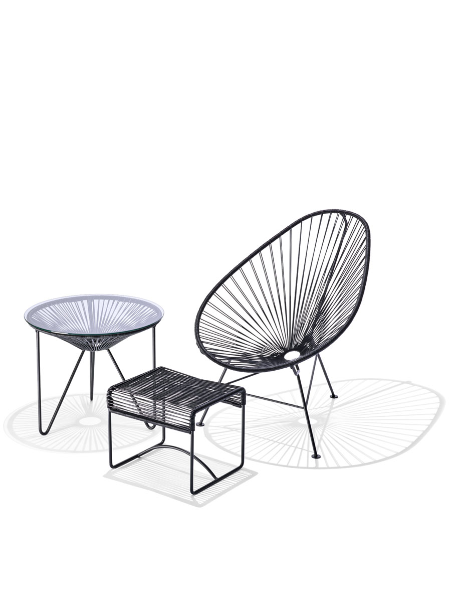 Acapulco-Chair-Hocker Acapulco Chair Hocker in der Farbe schwarz mit Beistelltisch und Hocker