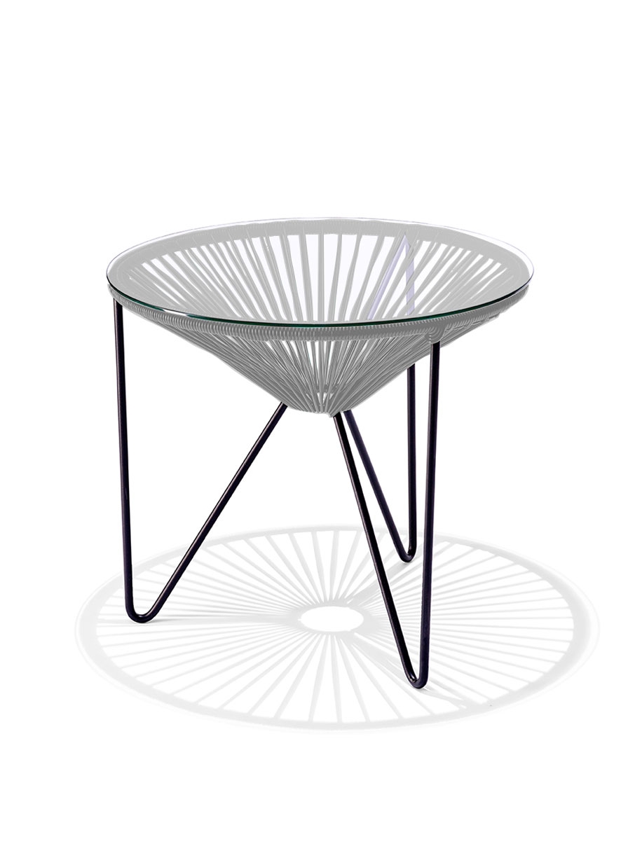 original-acapulco-chair-tisch-grau Der Original Acapulco Chair Beistelltisch mit Glasplatte in Grau