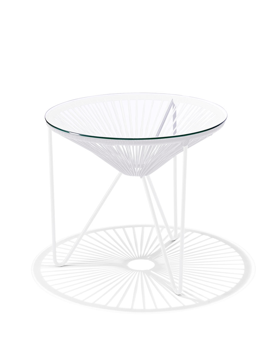 Der Acapulco Beistelltisch mit Glasplatte in Weiß mit weißem Gestell